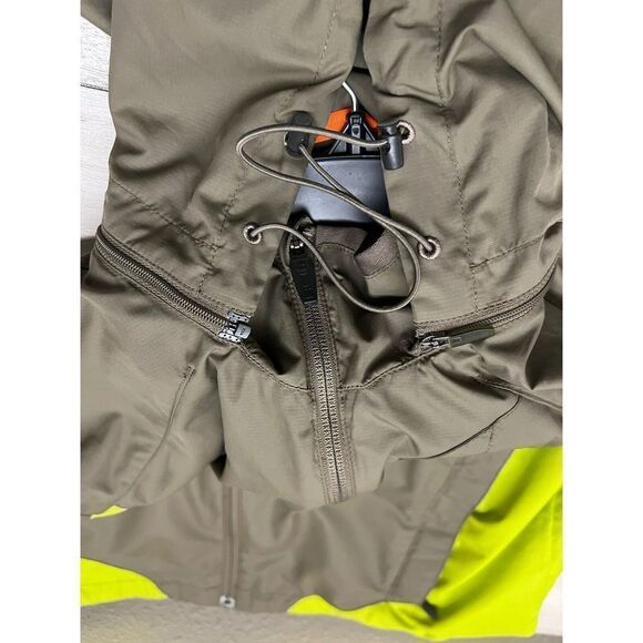 Nike Fit ACG 212444.  Men’s Sz M Removable Hood Lightweight Green Jacket $275 - Picture 4 of 9